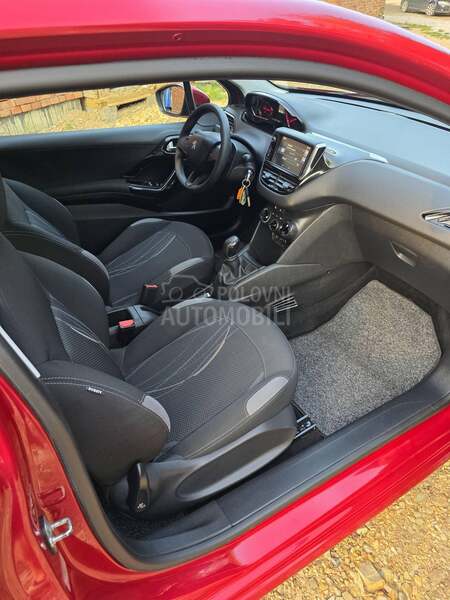 Peugeot 208 Nov Nov