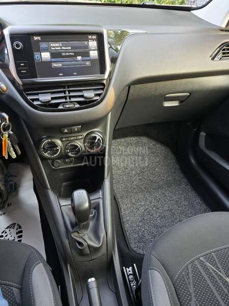 Peugeot 208 Nov Nov