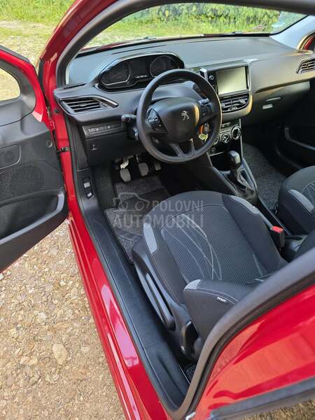 Peugeot 208 Nov Nov