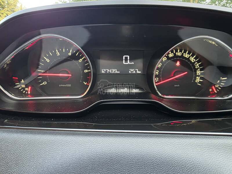 Peugeot 208 Nov Nov