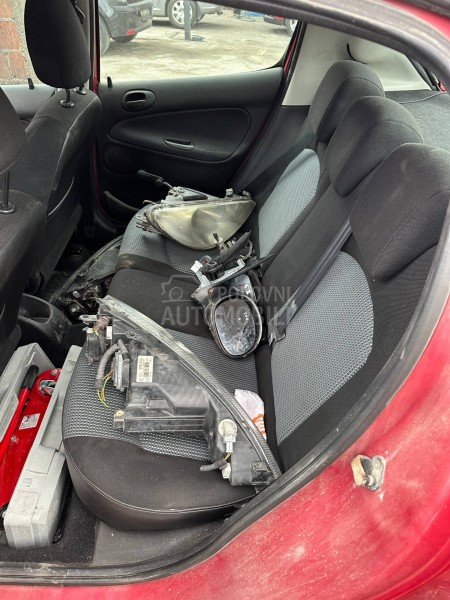 Peugeot 206 EKQD 2005. god. -  kompletan auto u delovima