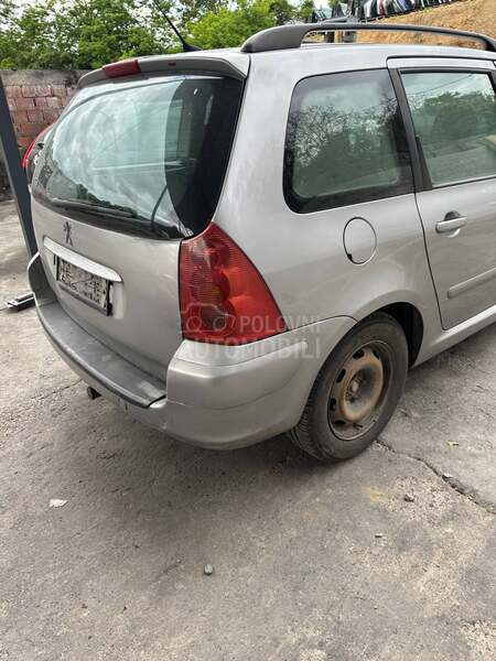 Peugeot 307 EZAC 2005. god. -  kompletan auto u delovima