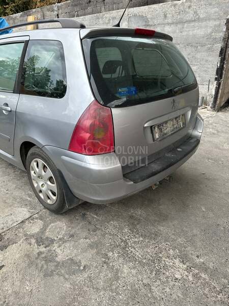 Peugeot 307 EZAC 2005. god. -  kompletan auto u delovima