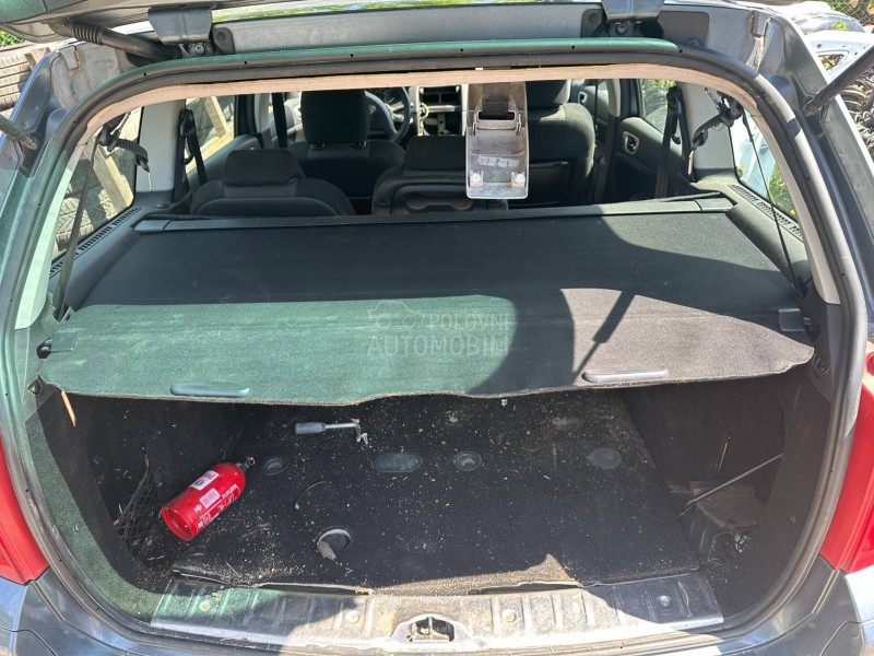 Peugeot 307 EZWD 2008. god. -  kompletan auto u delovima