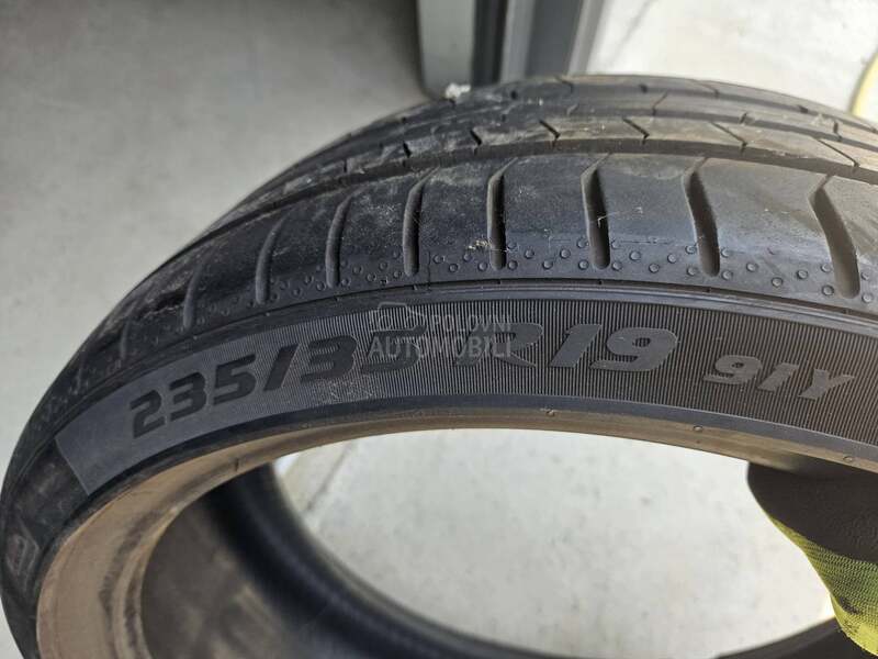 Pirelli 235/35 R19 Letnja