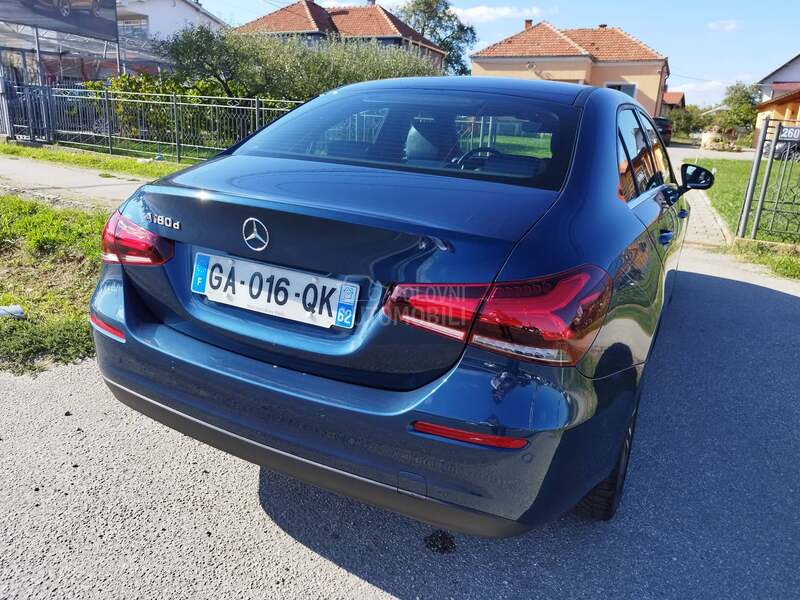 Mercedes Benz A 180 A 180 D 8G-DCT