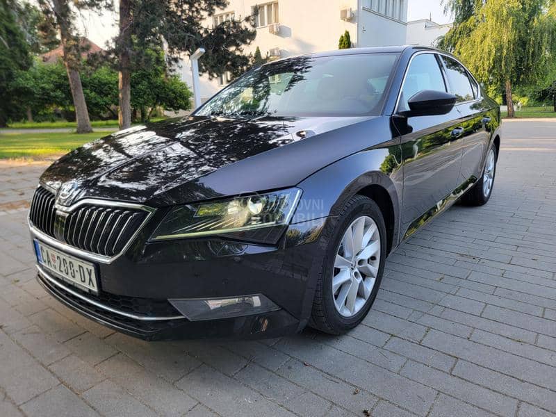 Škoda Superb /STYLE/DSG/PANO/