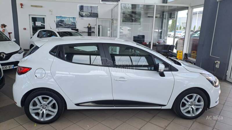 Renault Clio 1.0 TCE NAV LED