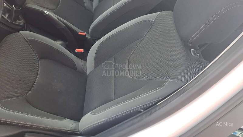 Renault Clio 1.0 TCE NAV LED