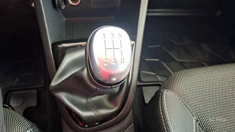 Renault Clio 1.0 TCE NAV LED