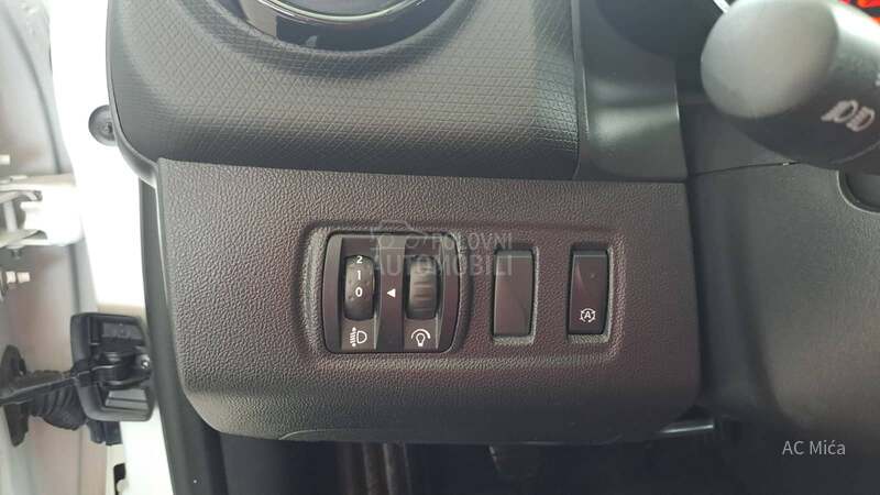 Renault Clio 1.0 TCE NAV LED
