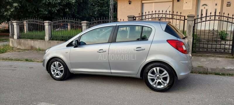 Opel Corsa D 1.3 cdti COSMO