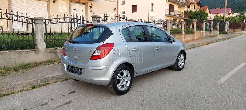 Opel Corsa D 1.3 cdti COSMO