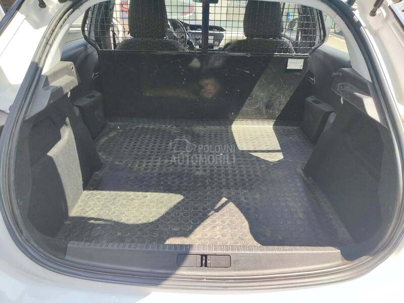 Opel Corsa F 1.2 N1 TNG  5MT