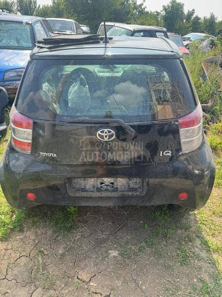 Toyota iQ 1.0MTM 2010. god. -  kompletan auto u delovima