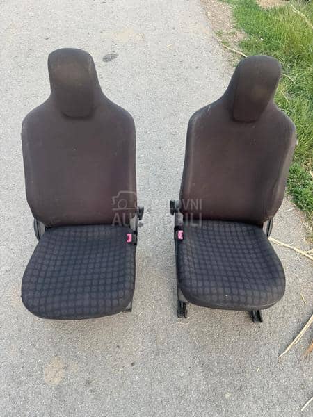 Toyota iQ 1.0MTM 2010. god. -  kompletan auto u delovima