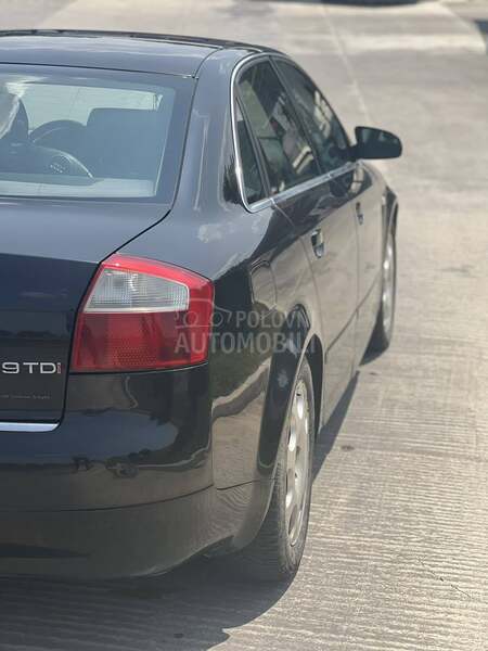 Audi A4 reggod