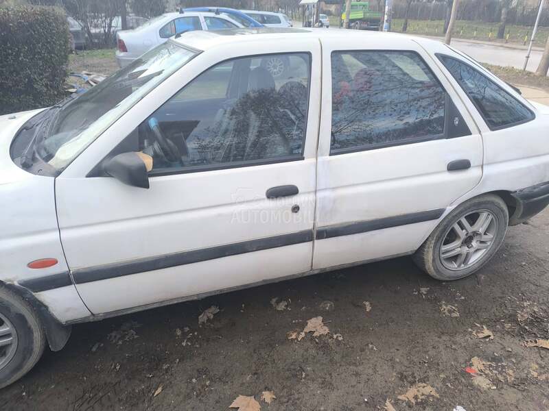 Ford Escort dcxl