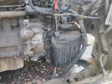 Hyundai Santa Fe 2.0d 2003. god. -  kompletan auto u delovima