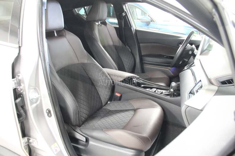 Toyota C-HR LOUNGE mod18