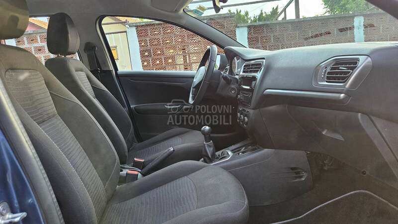 Peugeot 301 1.6 b  8.0.5.0.0 k.m