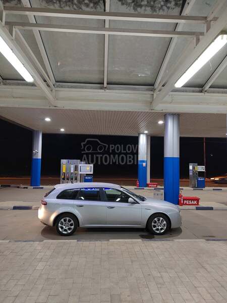 Alfa Romeo 159 1.9 JTDm 8v Restyle