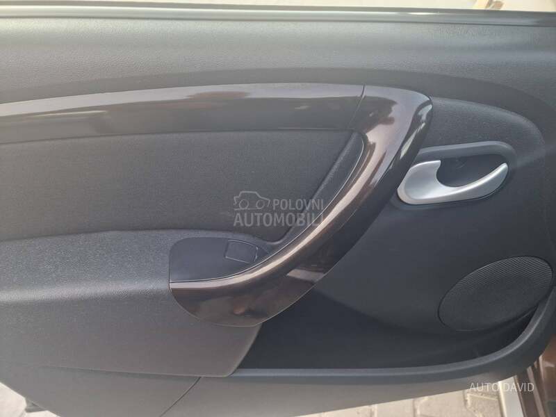 Dacia Duster 1.6B REZERVISANA