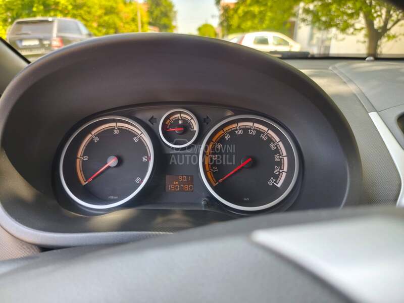 Opel Corsa D 