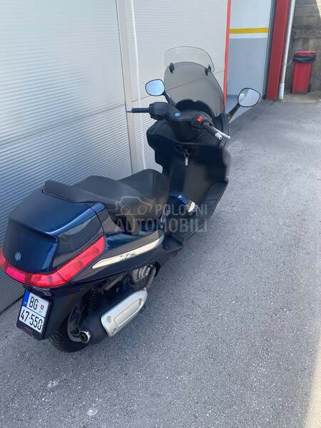 Piaggio X8