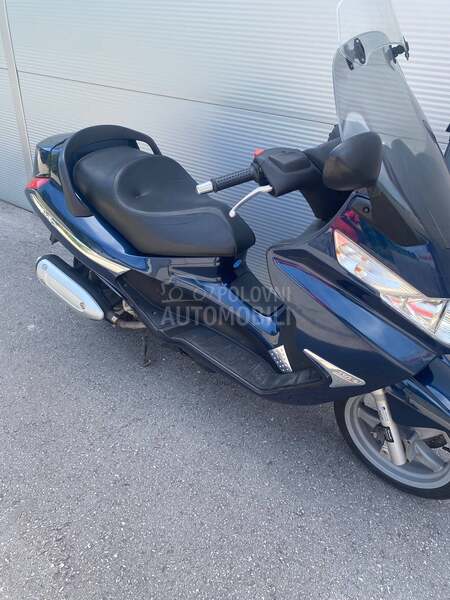 Piaggio X8