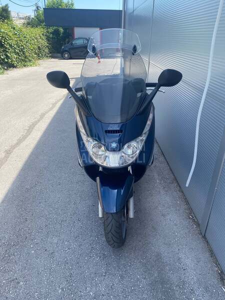Piaggio X8