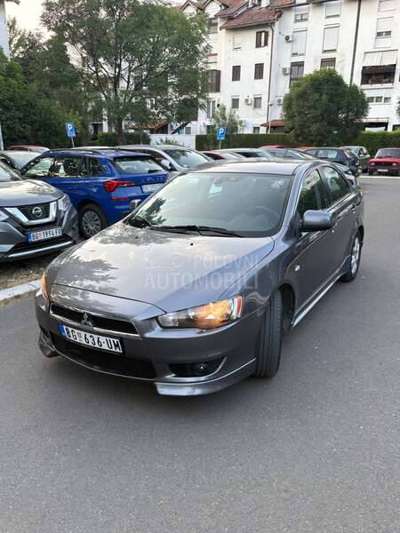 Mitsubishi Lancer 