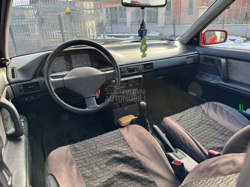 Mazda 323 