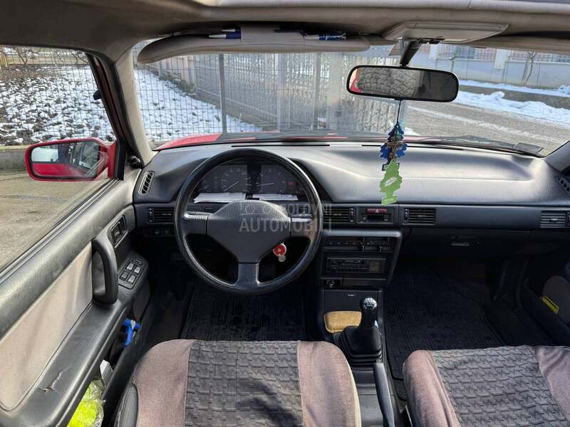 Mazda 323 