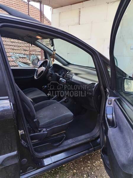 Opel Zafira 
