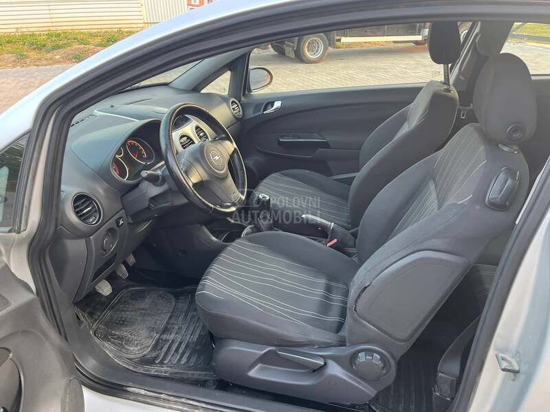 Opel Corsa D 1.2i//TOOPP