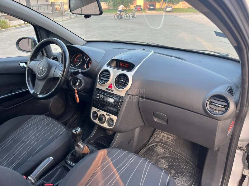 Opel Corsa D 1.2i//TOOPP