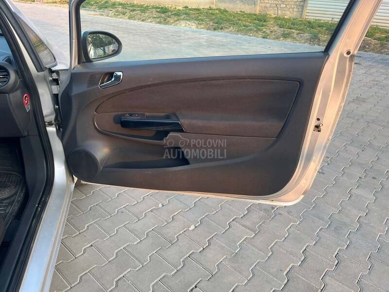 Opel Corsa D 1.2i//TOOPP