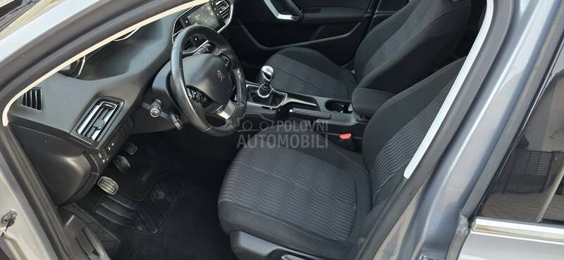 Peugeot 308 1.6   P A N O R A M