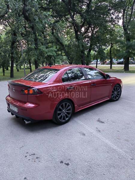 Mitsubishi Lancer 