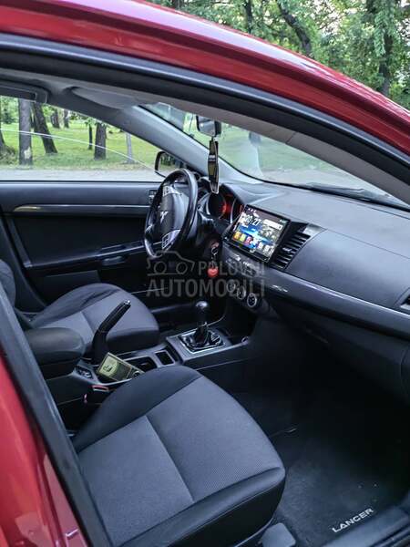 Mitsubishi Lancer 