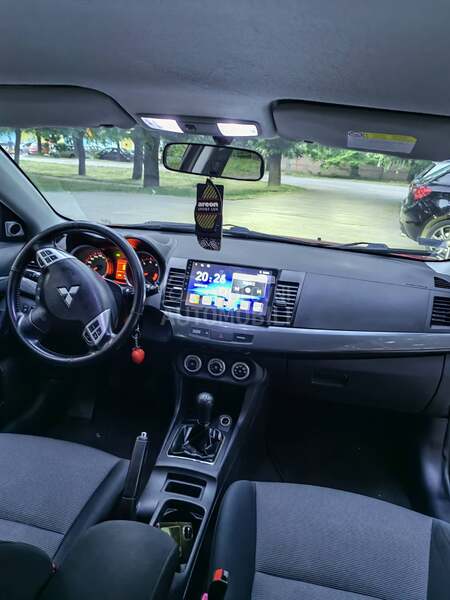 Mitsubishi Lancer 