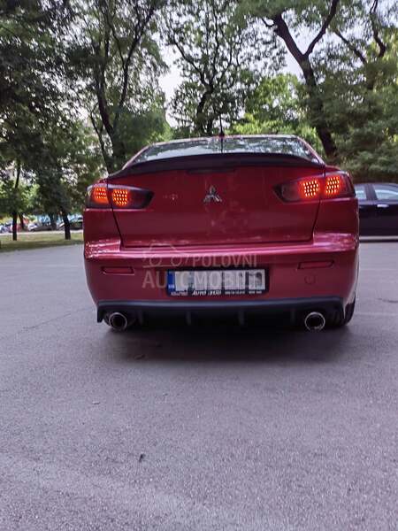Mitsubishi Lancer 