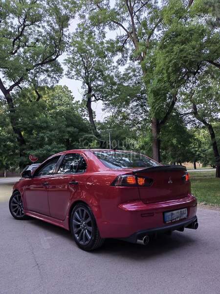 Mitsubishi Lancer 