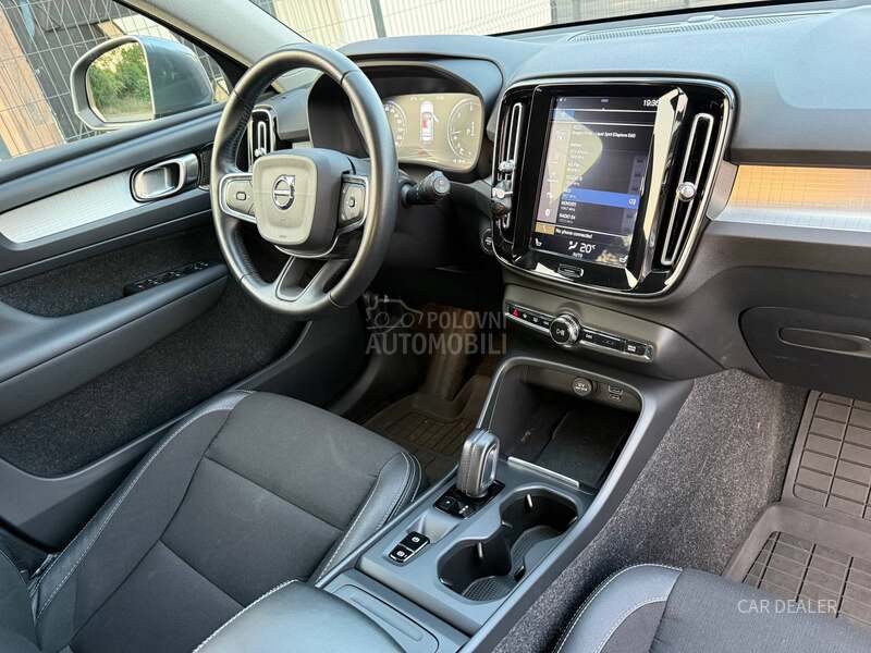 Volvo XC40 A/T Momentum