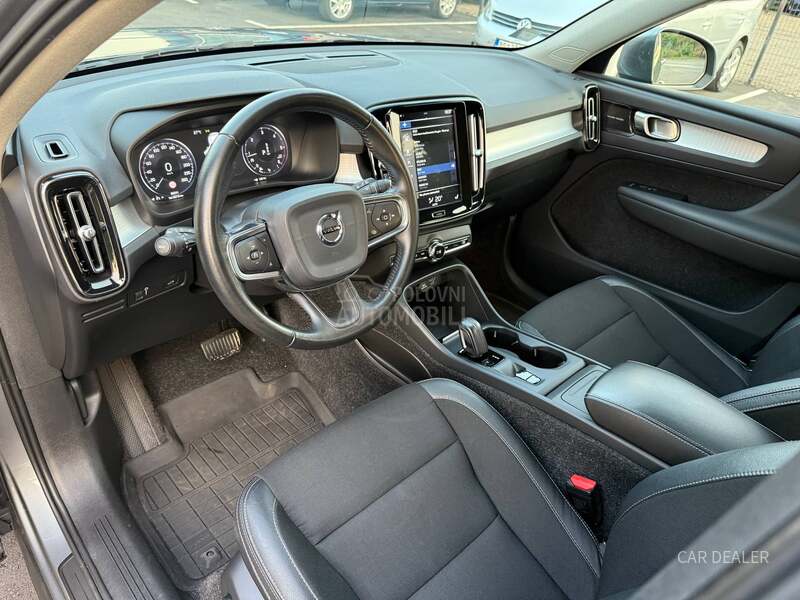 Volvo XC40 A/T Momentum