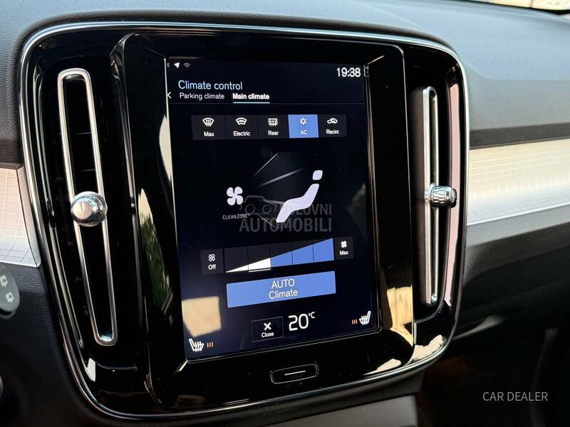 Volvo XC40 A/T Momentum