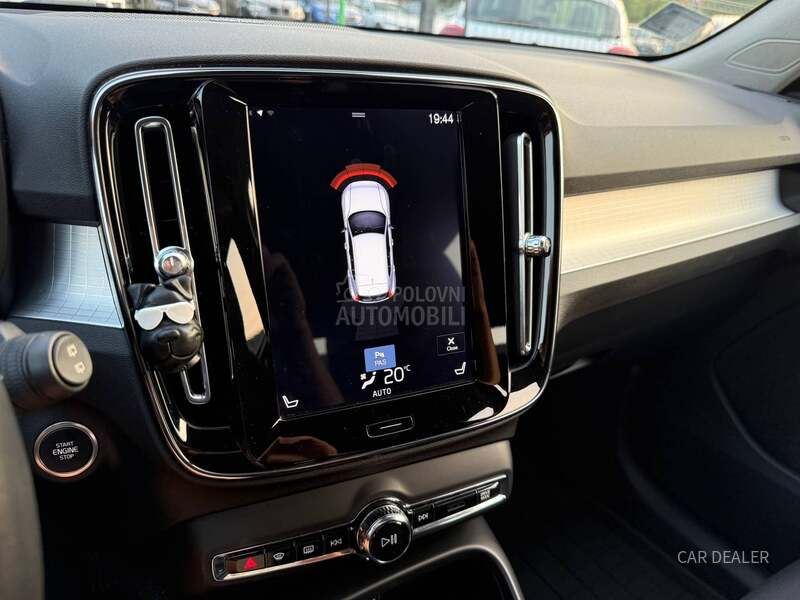 Volvo XC40 A/T Momentum