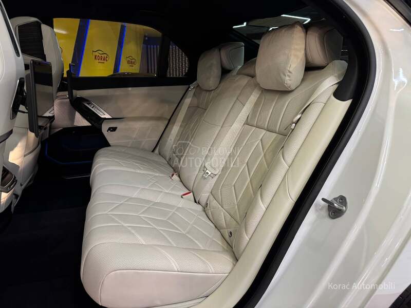 BMW 740 d XD M-paket SKYL