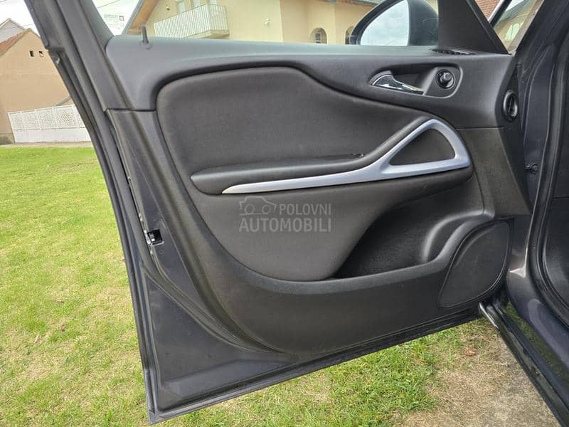 Opel Zafira 2.0cdti